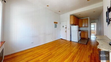 1413 2nd Ave in New York, NY - Building Photo - Building Photo