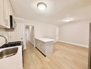 678 Willis Ave in Williston Park, NY - Building Photo - Building Photo