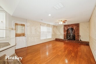 14707 S Murray Ln in Olathe, KS - Foto de edificio - Building Photo