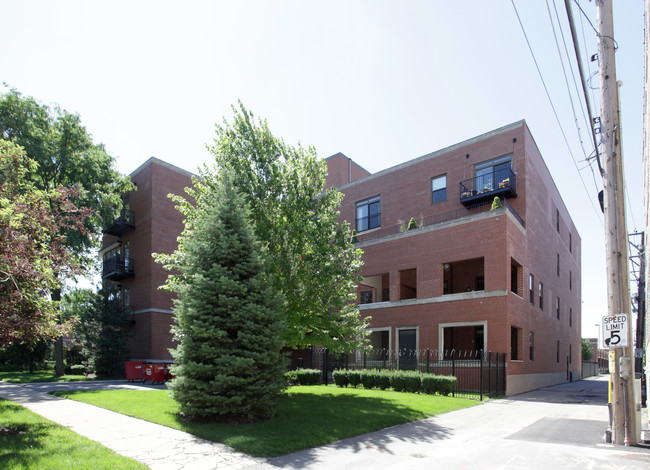 Rennaissance Place in Chicago, IL - Foto de edificio - Building Photo