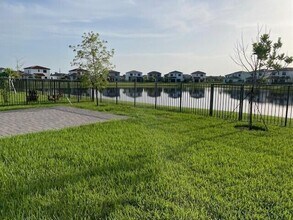 5553 Quiet Lake Pl in Westlake, FL - Building Photo - Building Photo
