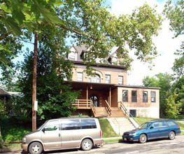 304 S Graham St in Pittsburgh, PA - Building Photo - Building Photo