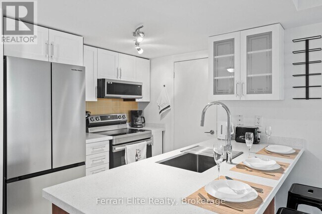 231 Fort York Blvd in Toronto, ON - Building Photo - Building Photo