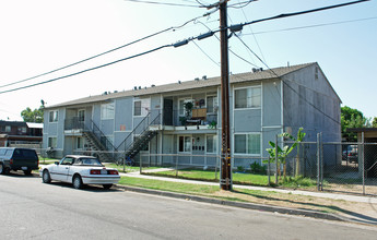 4676 E Clay Ave in Fresno, CA - Building Photo - Building Photo