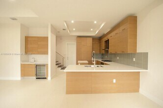 8436 NW 51st Terrace in Doral, FL - Building Photo - Building Photo