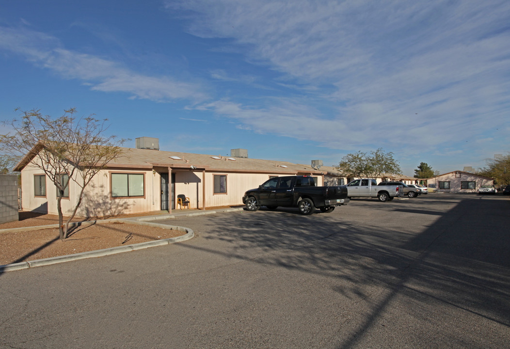 331 E Elvira Rd in Tucson, AZ - Building Photo