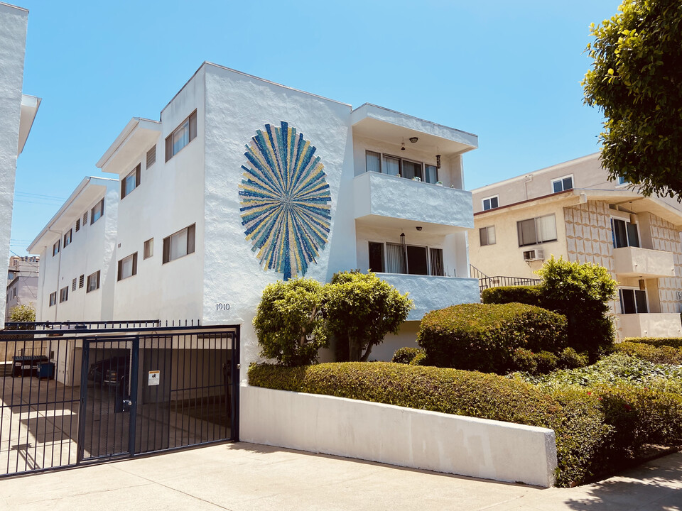 1910 Malcolm Ave, Unit 2 in Los Angeles, CA - Building Photo