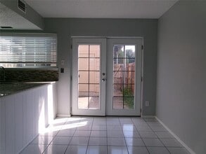 92 E Mountain Creek Ct in Grand Prairie, TX - Building Photo - Building Photo