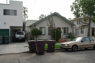 409-413 E Lomita Ave in Glendale, CA - Building Photo - Building Photo
