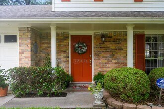 12826 Westmere Dr in Houston, TX - Foto de edificio - Building Photo