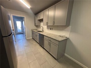 2101 W Roselawn St in Rogers, AR - Building Photo - Building Photo