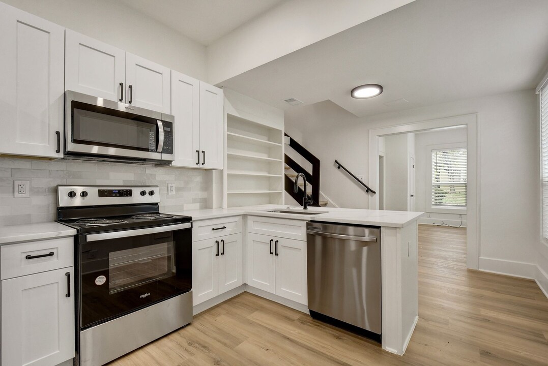 1902 David St in Austin, TX - Building Photo