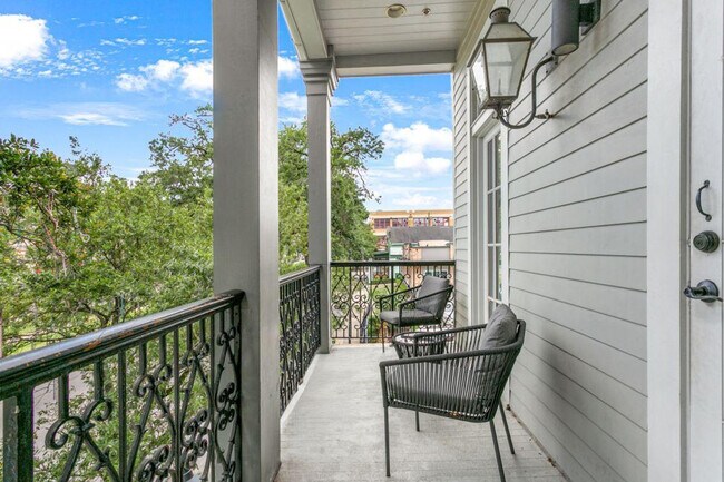 1430 St Charles Ave in New Orleans, LA - Building Photo - Building Photo
