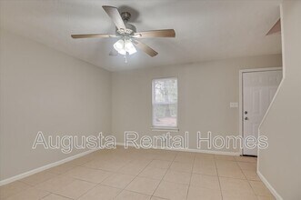 140 Chalet North CT in North Augusta, SC - Building Photo - Building Photo