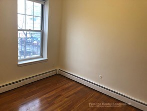 164 N Beacon St, Unit 22 in Boston, MA - Building Photo - Building Photo