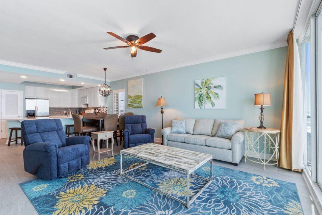 365 E Beach Blvd in Gulf Shores, AL - Building Photo