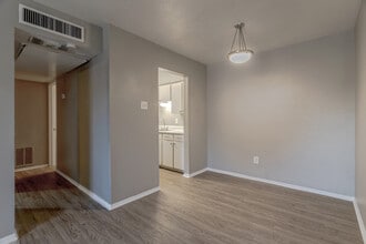 El Castillo in Garland, TX - Building Photo - Building Photo