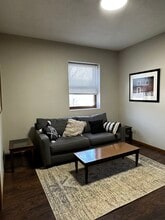 2060 Whittier St in Dubuque, IA - Building Photo - Building Photo