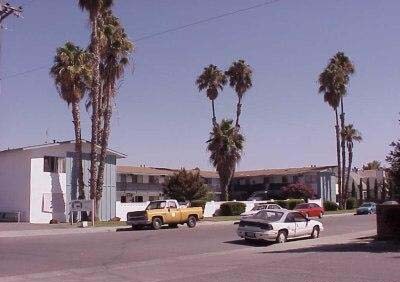 Williamson Apartment in Bakersfield, CA - Building Photo