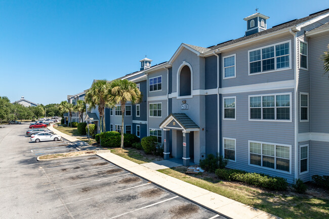 The Pines at Warrington in Pensacola, FL - Foto de edificio - Building Photo