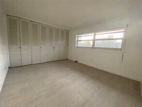 1730 Madison St in Hollywood, FL - Foto de edificio - Building Photo