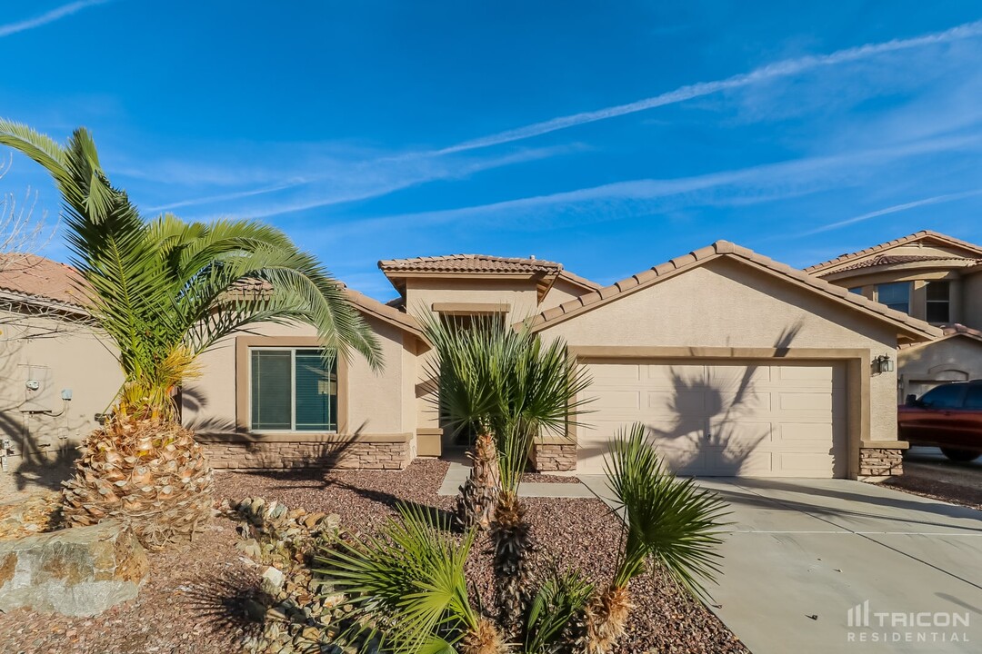 43850 Kramer Ln in Maricopa, AZ - Foto de edificio