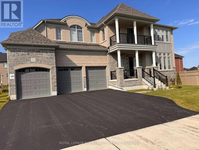 property at 32 Twinleaf Cres