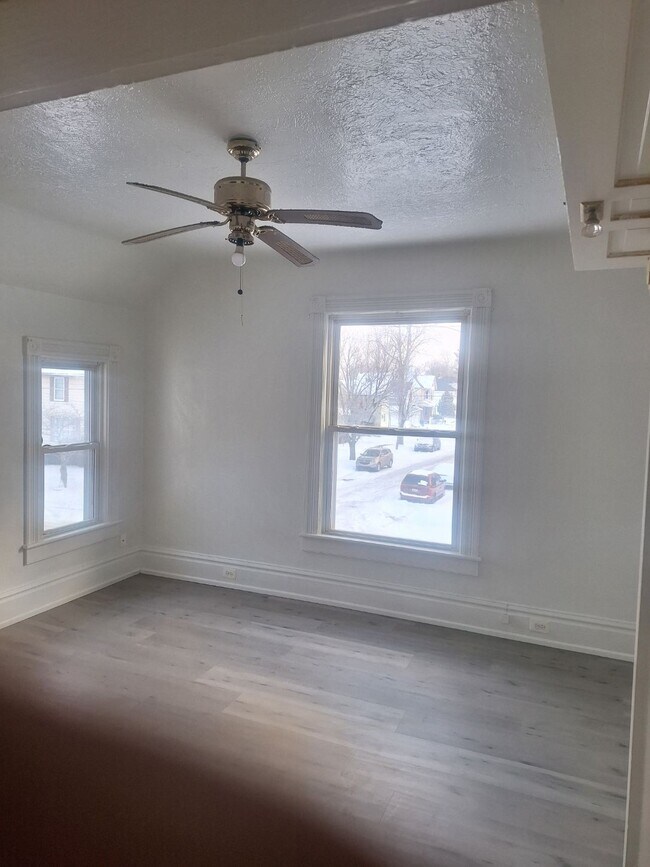 701 Litchfield St, Unit 3 in Bay City, MI - Building Photo - Building Photo