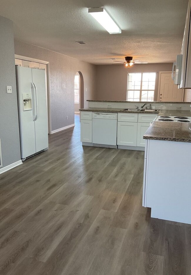 1604 Dugger Cir in Killeen, TX - Building Photo - Building Photo