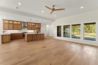 1036 High Meadow Dr in Mount Vernon, TX - Building Photo - Building Photo
