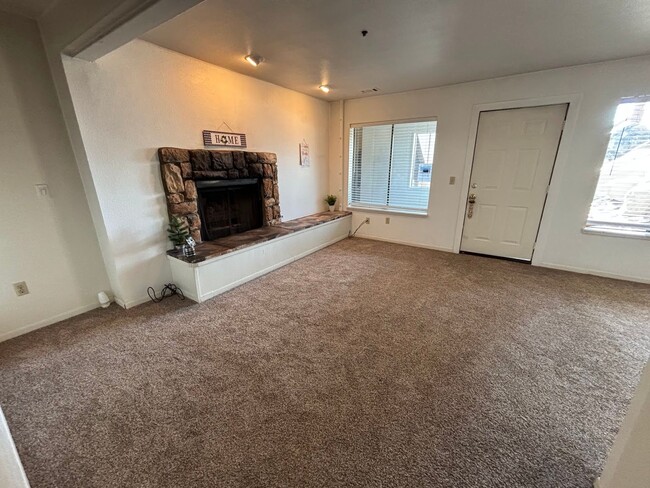 759 Boulder Ct in Stateline, NV - Foto de edificio - Building Photo
