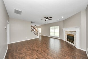 1302 Raintree Cir in Sugar Land, TX - Building Photo
