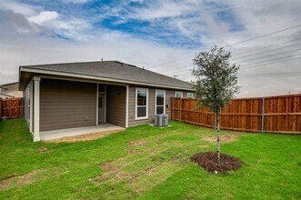 748 Wheatfield Dr in Venus, TX - Building Photo - Building Photo