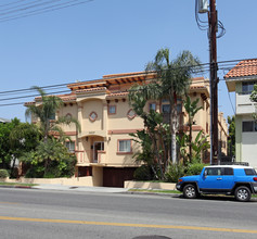 14819 Magnolia Blvd in Van Nuys, CA - Building Photo - Building Photo