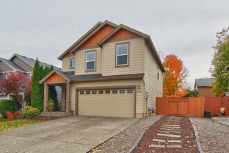 17536 SW Parkway Ct in Sherwood, OR - Building Photo - Building Photo