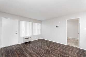 Lake View Park Apartments in Santee, CA - Foto de edificio - Interior Photo