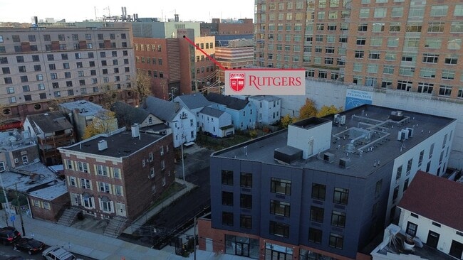 50-52 Easton Ave in New Brunswick, NJ - Building Photo - Building Photo