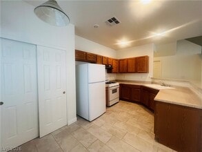 1565 Buffalo Brubaker Ln in Henderson, NV - Building Photo - Building Photo