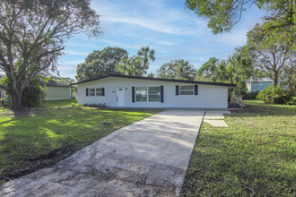 7601 Georges Rd in Fort Pierce, FL - Building Photo - Building Photo