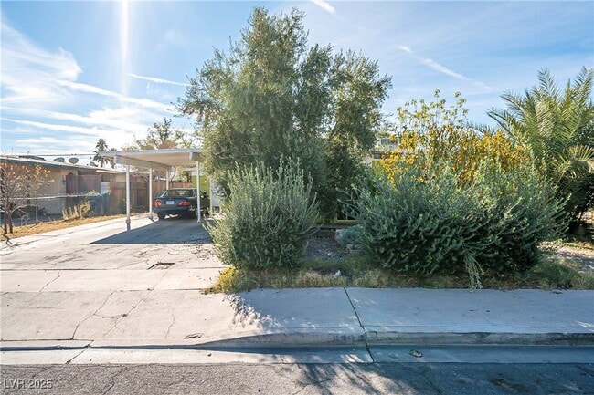 property at 1306 E Phillips Ave