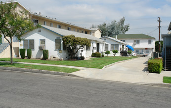 644 E Cedar Ave in Burbank, CA - Building Photo - Building Photo