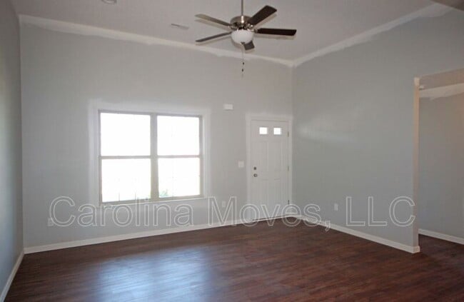 423 Peaksview Dr in Simpsonville, SC - Building Photo - Building Photo