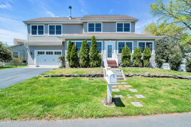 1205 Roseld Ave in Ocean Township, NJ - Foto de edificio - Building Photo