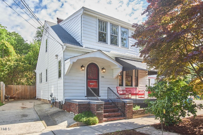 104 W Trinity Ave