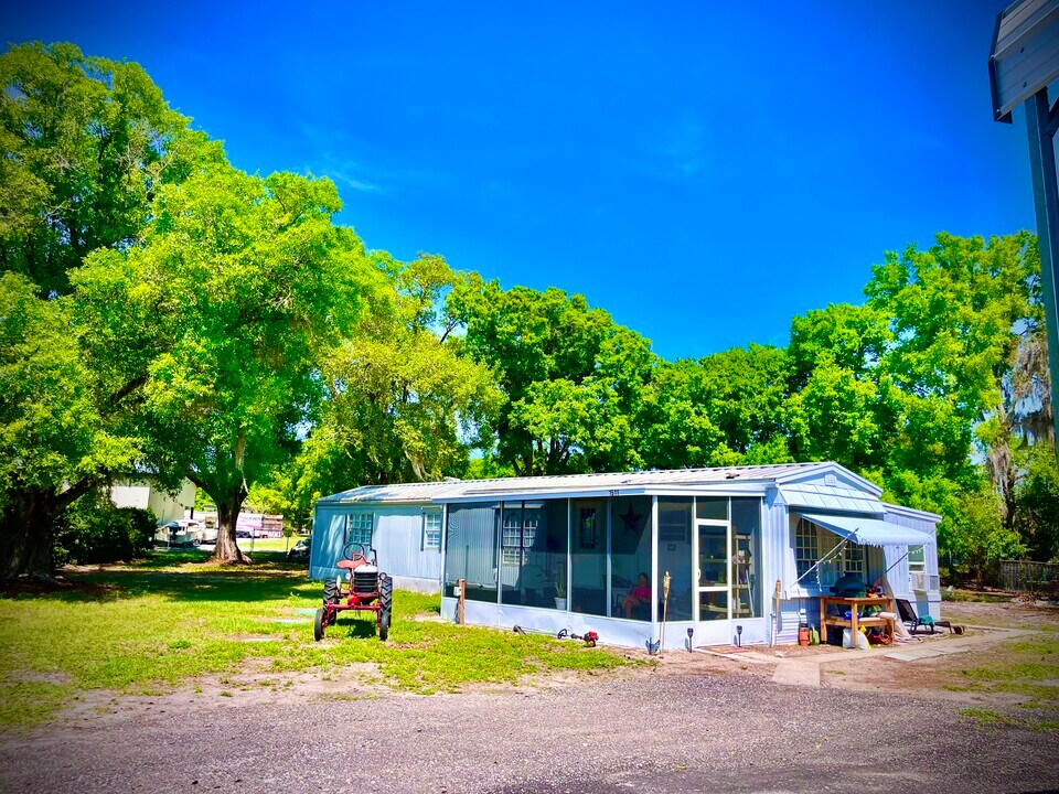 1511 Gaines Rd in Winter Haven, FL - Building Photo