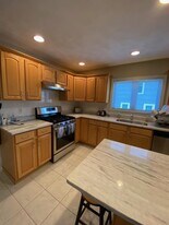 15 Farragut Ave, Unit 3 in Somerville, MA - Building Photo