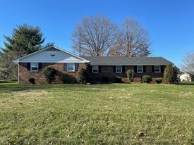 3107 Smallhouse Rd in Bowling Green, KY - Building Photo