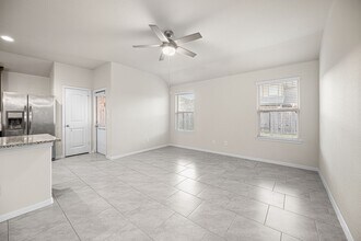 8014 Ecru Ln in Rosharon, TX - Building Photo - Building Photo