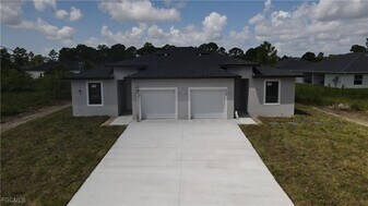 508 Hurd Ave in Lehigh Acres, FL - Building Photo