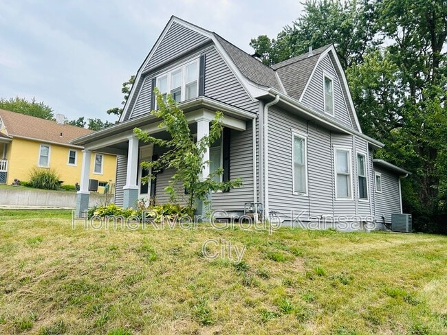1710 5th Ave in St. Joseph, MO - Building Photo - Building Photo